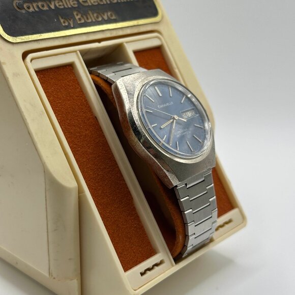 Vintage Caravelle Bulova Electrotime Blue Dial Setomatic Day Date Watch Mens - Picture 4 of 8